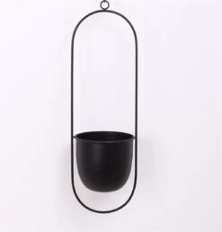 Be-Inspired® Hangende Bloempot Ovaal - Bloempot Binnen - Voor Hangplant – Plant Bloem Pot Met Opknoping – Plantenhanger - Plantenbak - Industrieel – Scandinavisch - Metaal - Zwart 13 Be-Inspired® Hangende Bloempot Ovaal - Bloempot Binnen - Voor Hangplant – Plant Bloem Pot Met Opknoping – Plantenhanger - Plantenbak - Industrieel – Scandinavisch - Metaal - Zwart -Tuinverzorgings Winkel 1147x1200 1