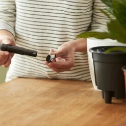 Elho Self-watering Insert 17 - Accessoires Voor Binnenaccessoires - Ø 17.0 X H 15.8 Cm - Zwart/Living Black -Tuinverzorgings Winkel 1200x1200 890