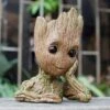 Gift Land® Guardians Of The Galaxy Baby Groot Bloempot -LEUNARM- Bloempot & Pennenhouder 1 Gift Land® Guardians Of The Galaxy Baby Groot Bloempot -LEUNARM- Bloempot & Pennenhouder -Tuinverzorgings Winkel 1200x1200 924