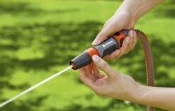 GARDENA Tuinspuit - Spuitpistool 35 GARDENA Tuinspuit - Spuitpistool -Tuinverzorgings Winkel 1200x763