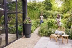 Elho Green Basics Regenton Plus 105 - Regenton Voor Kweken En Oogsten - Ø 58.4 X H 80.4 Cm - Zwart/Living Black 9 Elho Green Basics Regenton Plus 105 - Regenton Voor Kweken En Oogsten - Ø 58.4 X H 80.4 Cm - Zwart/Living Black -Tuinverzorgings Winkel 1200x800 14