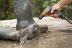 GARDENA - Comfort Reinigingsbroes - Spuitpistool - Traploos Instelbaar -Tuinverzorgings Winkel 1200x800 85