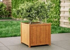 Houten Plantenbak Met Wieltjes 50x50 - Geolied Duurzaam FSC Acaciahout – Bloembak Buiten - Plantenbakken Buiten - Perfecthomeshop -Tuinverzorgings Winkel 1200x857 2