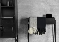 Gusta - Plantenbak - Zwart - 58x18x63cm -Tuinverzorgings Winkel 1200x870 5