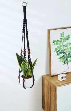4 Stuks Zwarte Macrame Plantenhangers - Boho Handgeweven Katoen Hangpot Voor Binnen/Buiten - Hangende Bloempot Met Kralen - Macramé Touw/Koord Hangplant Houder - Bohemian Wandhanger Decoratie - Plant Hanger - Verticale Tuin Bloempothouder Planthanger -Tuinverzorgings Winkel 772x1200 2