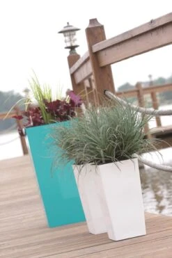 Prosperplast Kunststof Urbi Bloempot/plantenpot Met Binnenpot Wit 32 X 32 X 61 Cm - 21/49 Liter - Hoge Vierkante Bloempotten -Tuinverzorgings Winkel 800x1200 122