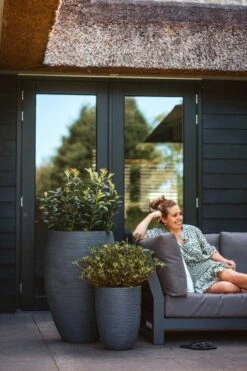 Capi Europe - Vaas Elegant Deluxe Rib NL - 40x60 - Zwart - Voor Binnen En Buiten - KBLR1131 -Tuinverzorgings Winkel 800x1200 170