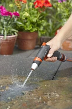 GARDENA - Premium Reinigingssproeier Spuitpistool - Metaal - Voor Reiniging En Bewatering -Tuinverzorgings Winkel 800x1200 21