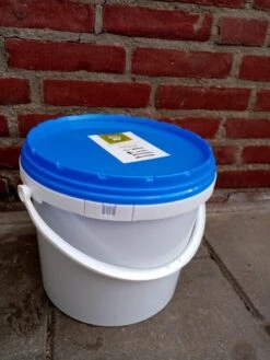 Koemestkorrels 5 Kg Van Brabantse Koemest.nl In Emmer (7 Ltr)